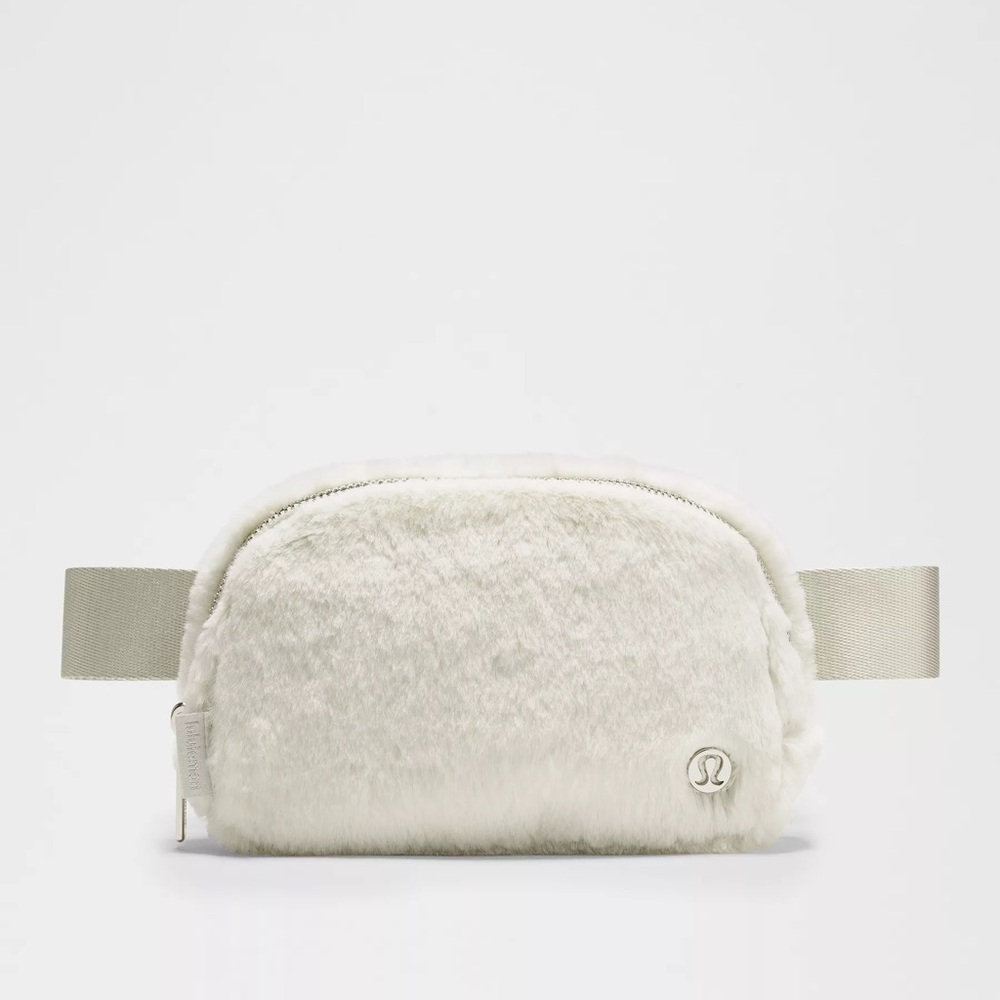 NWT Lululemon Everywhere Belt Bag Plush Fleece, White/Silverer, Metal Hardware